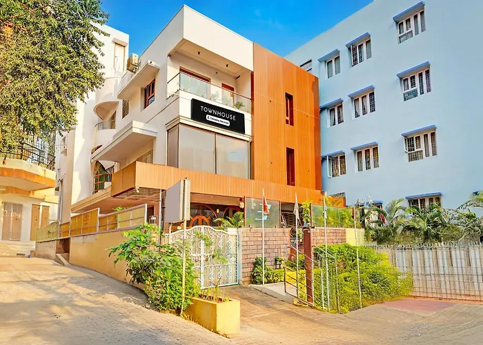 Townhouse Seethammadhara Junction Formerly Vijaya Residency